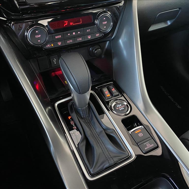 Mitsubishi-ECLIPSE CROSS-1.5 MIVEC TURBO GASOLINA HPE-S BLACK S-AWC CVT