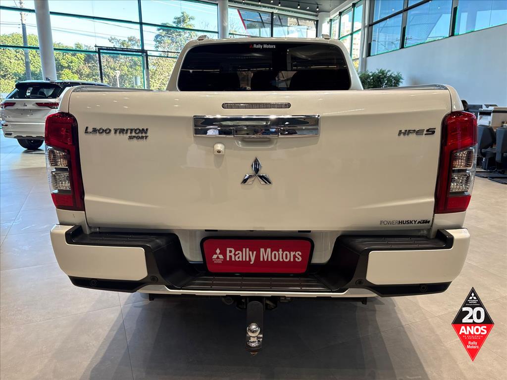 Mitsubishi-L200 TRITON-2.4 16V TURBO DIESEL SPORT HPE-S CD 4P 4X4 AUTOMÁTICO