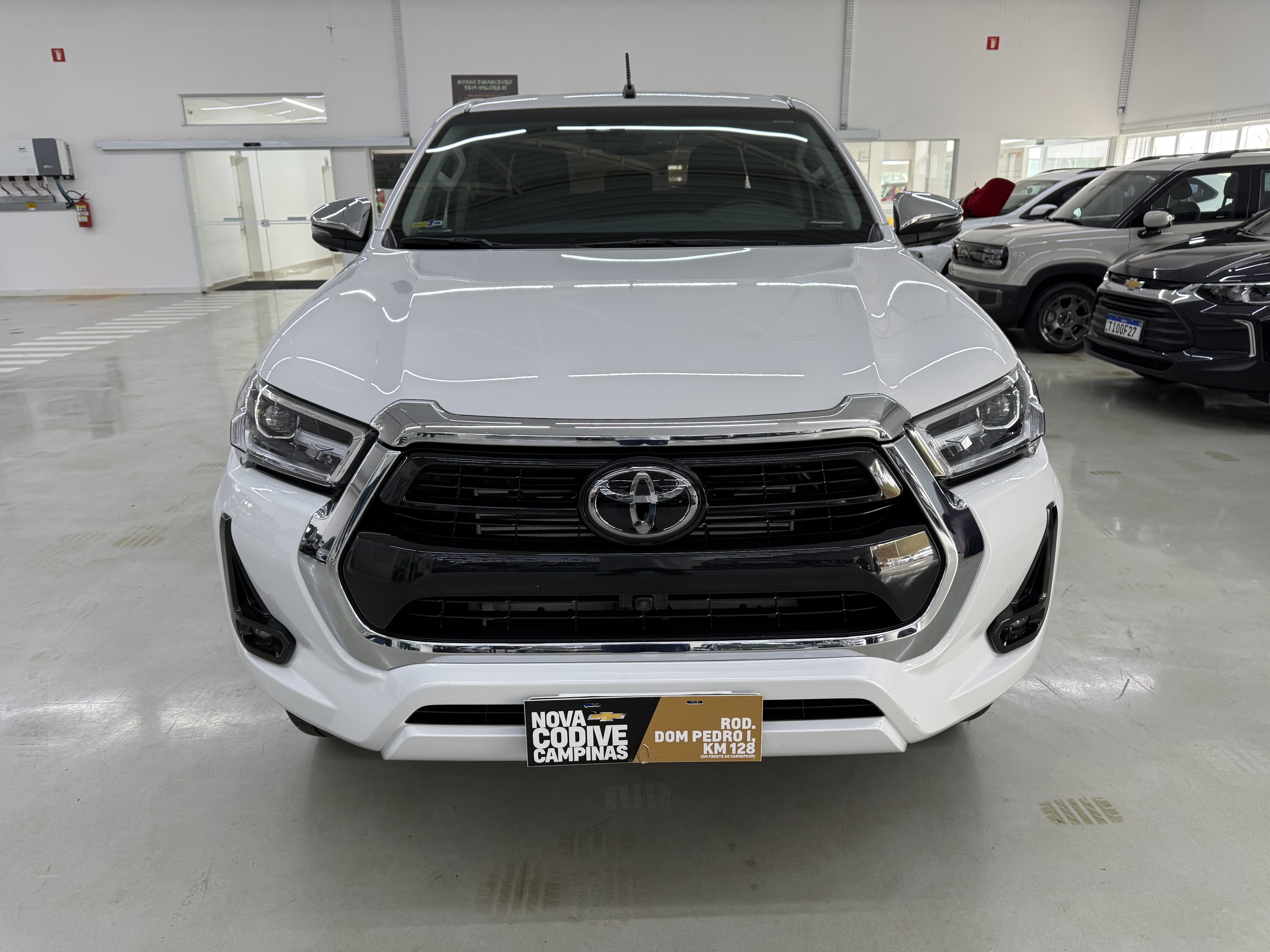 HILUX 2.8 D-4D TURBO DIESEL CD SRX 4X4 AUTOMÁTICO4