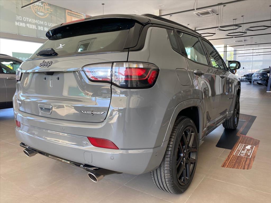 COMPASS 2.0 HURRICANE 4 TURBO GASOLINA BLACKHAWK AT94