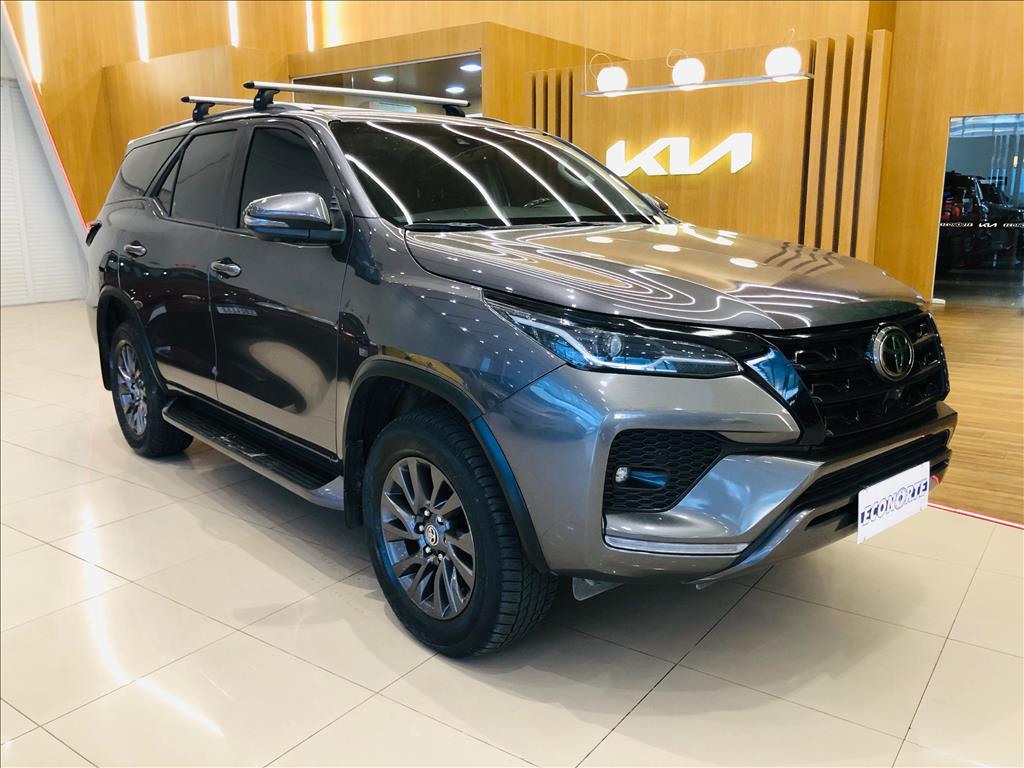 HILUX SW4 2.8 D-4D TURBO DIESEL SRX 4X4 AUTOMÁTICO2