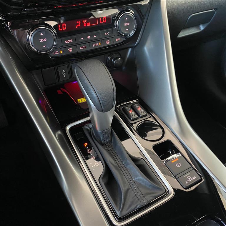 Mitsubishi-ECLIPSE CROSS-1.5 MIVEC TURBO GASOLINA HPE BLACK CVT