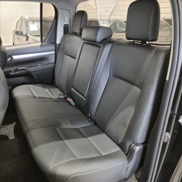 HILUX 2.8 D-4D TURBO DIESEL CD SRV 4X4 AUTOMÁTICO13