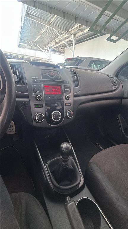 CERATO 1.6 EX3 SEDAN 16V GASOLINA 4P MANUAL12