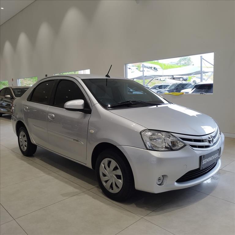 ETIOS 1.5 XS SEDAN 16V FLEX 4P AUTOMÁTICO0