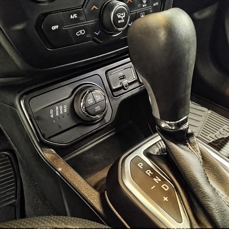 RENEGADE 1.8 16V FLEX LONGITUDE 4P AUTOMÁTICO