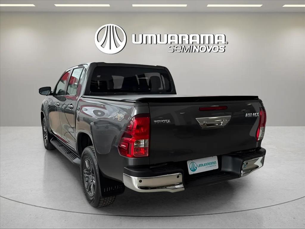 HILUX 2.8 D-4D TURBO DIESEL CD SR 4X4 AUTOMÁTICO4