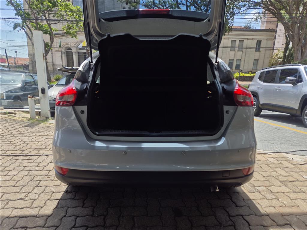 FORD FOCUS 1.6 SE 16V FLEX 4P MANUAL — foto 16