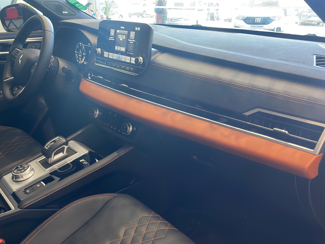 OUTLANDER 2.4 PHEV SIGNATURE S-AWC DHT10