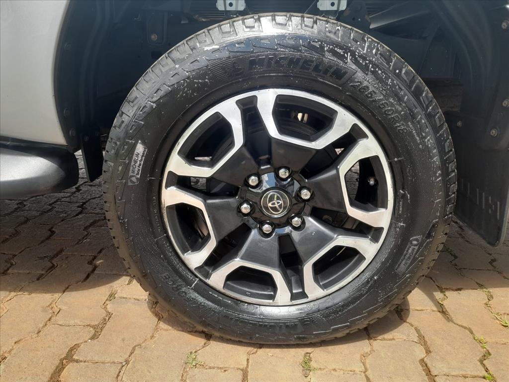 HILUX 2.8 D-4D TURBO DIESEL CD SRX 4X4 AUTOMÁTICO13