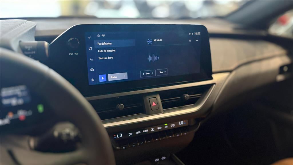 UX 300h 2.0 VVT-I HYBRID CVT4