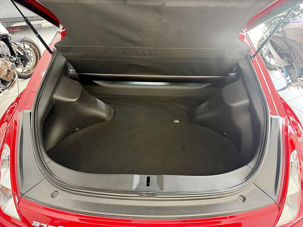 Nissan 370Z - 3.7 COUPÉ V6 24V GASOLINA 2P AUTOMÁTICO