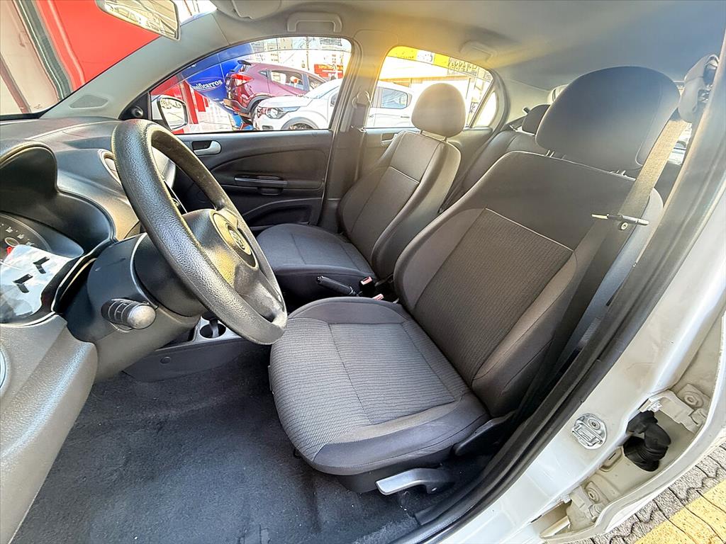 Volkswagen Gol - 1.0 MI 8V FLEX 4P MANUAL G.VI