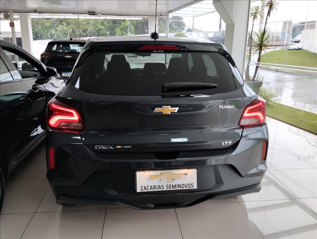 ONIX 1.0 TURBO FLEX LTZ AUTOMÁTICO4