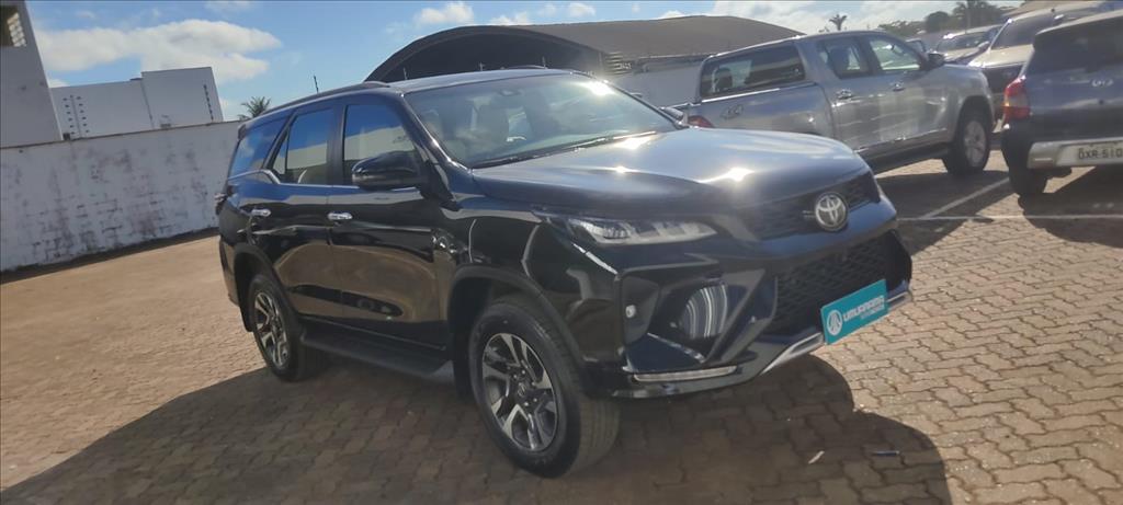 HILUX SW4 2.8 D-4D TURBO DIESEL DIAMOND 7L 4X4 AUTOMÁTICO7