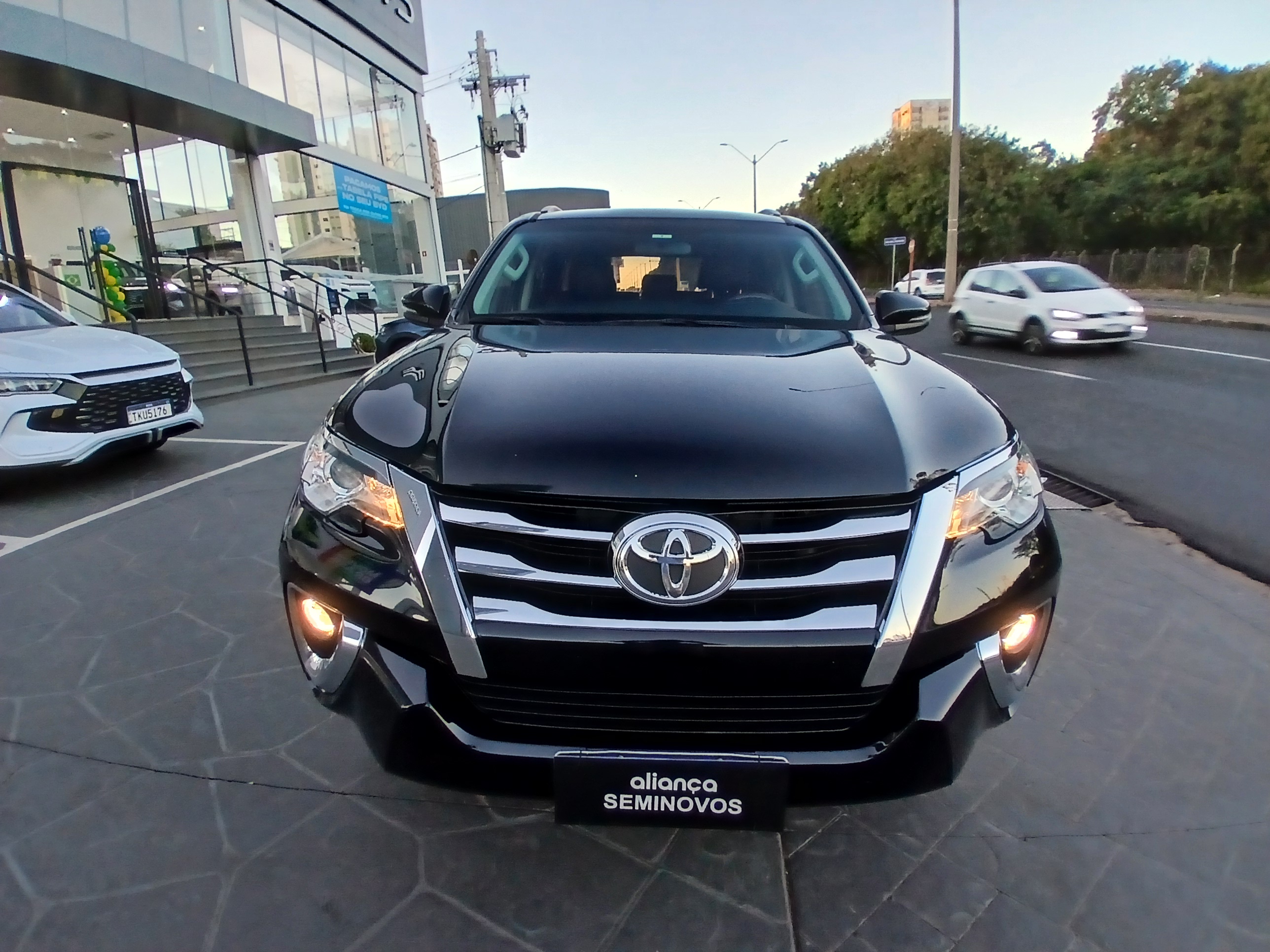 HILUX SW4 2.7 SRV 7 LUGARES 4X2 16V FLEX 4P AUTOMÁTICO