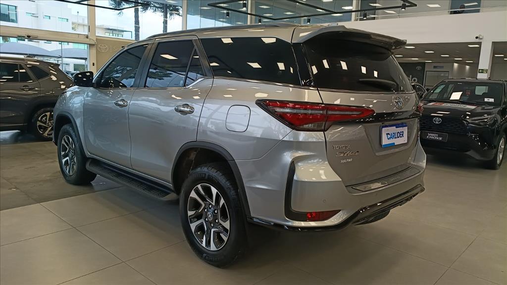 HILUX SW4 2.8 D-4D TURBO DIESEL SRX PLATINUM 7L 4X4 AUTOMÁTICO6