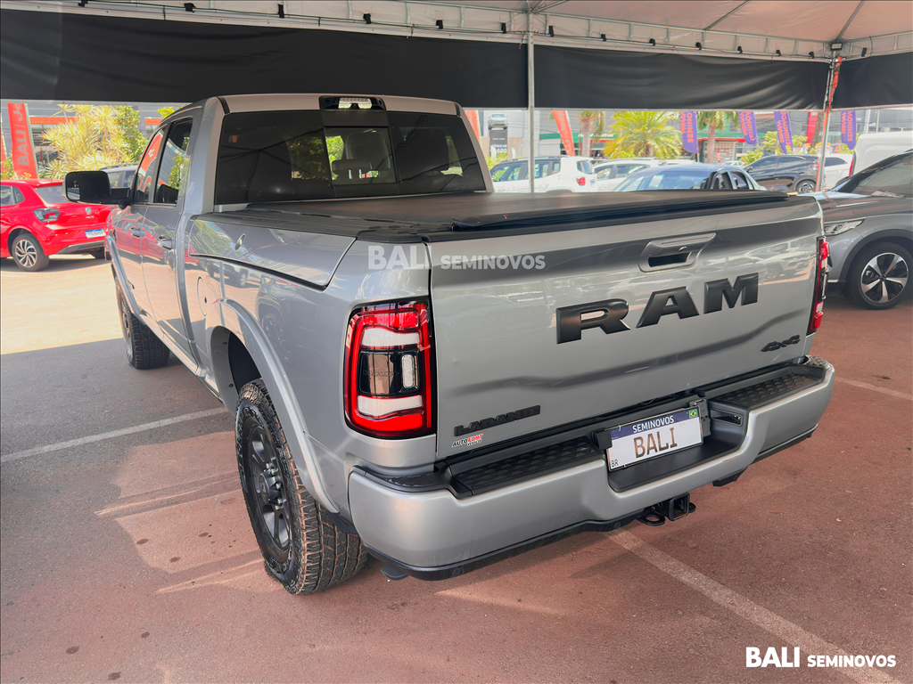 3500 6.7 I6 TURBO DIESEL LARAMIE NIGHT EDITION CD 4X4  AUTOMÁTICO5