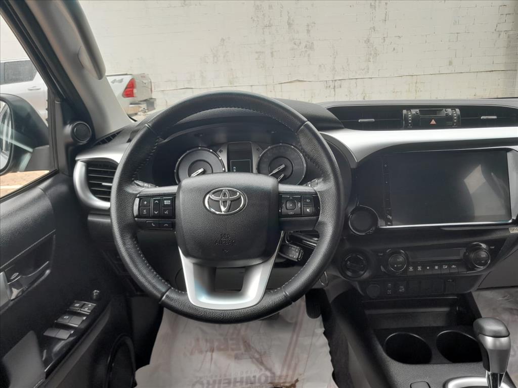 HILUX 2.8 D-4D TURBO DIESEL CD SR 4X4 AUTOMÁTICO10