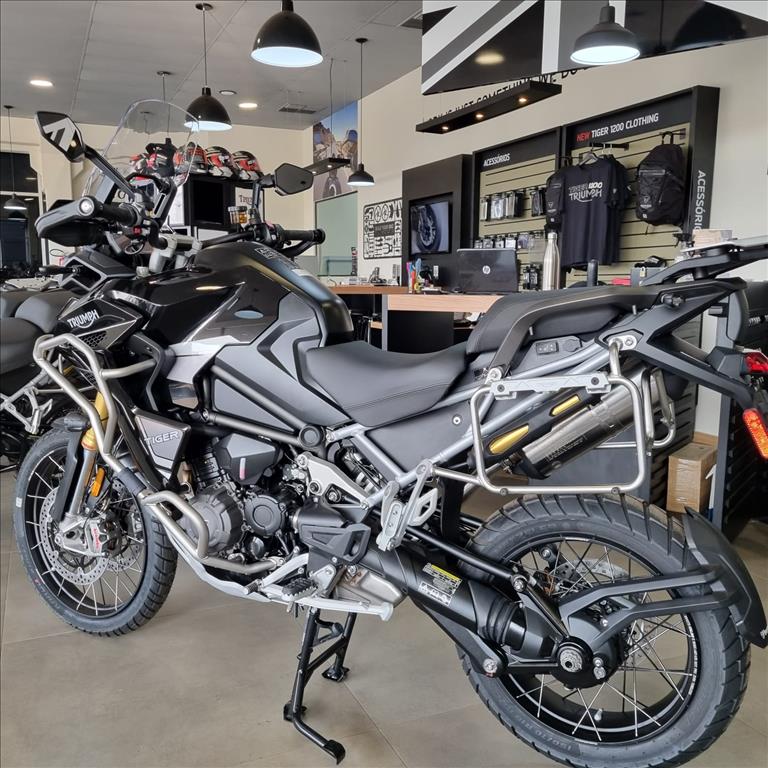 TRIUMPH-TIGER-1200 RALLY EXPLORER