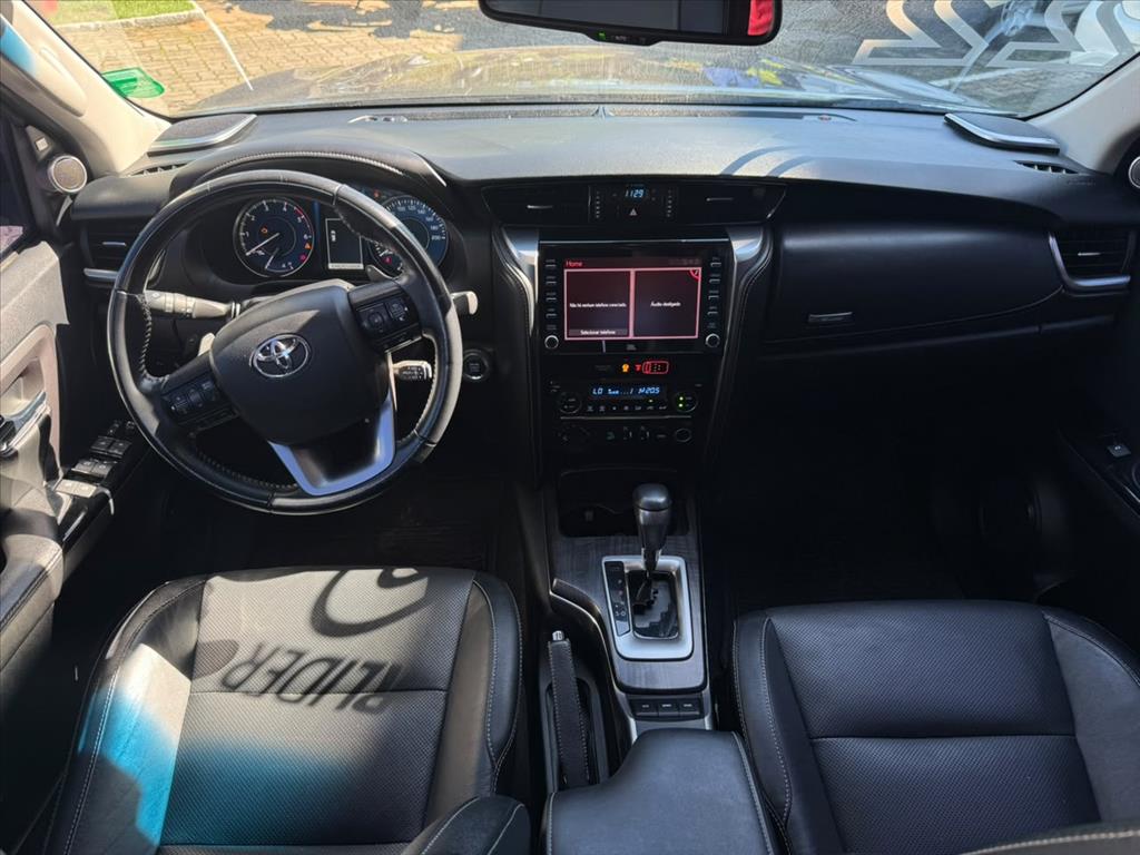 HILUX SW4 2.8 D-4D TURBO DIESEL SRX 7L 4X4 AUTOMÁTICO12