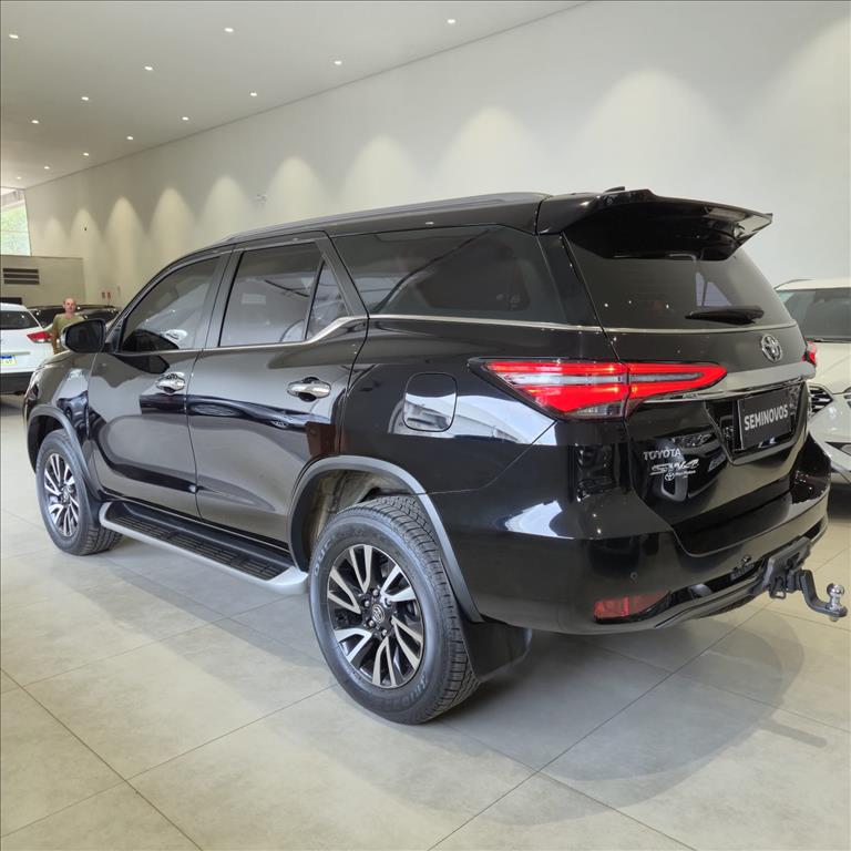 HILUX SW4 2.8 D-4D TURBO DIESEL SRX 7L 4X4 AUTOMÁTICO5