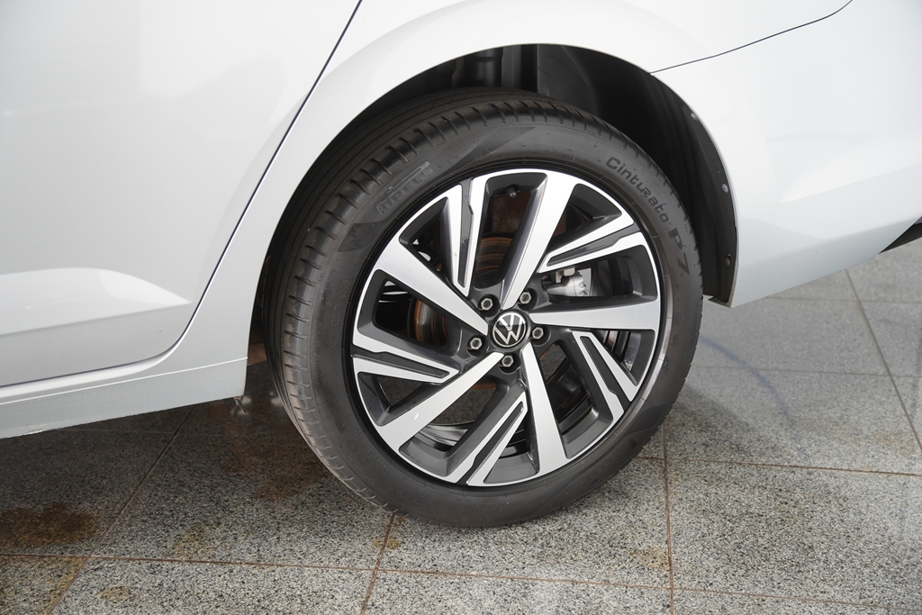 VIRTUS 1.0 200 TSI HIGHLINE AUTOMÁTICO16
