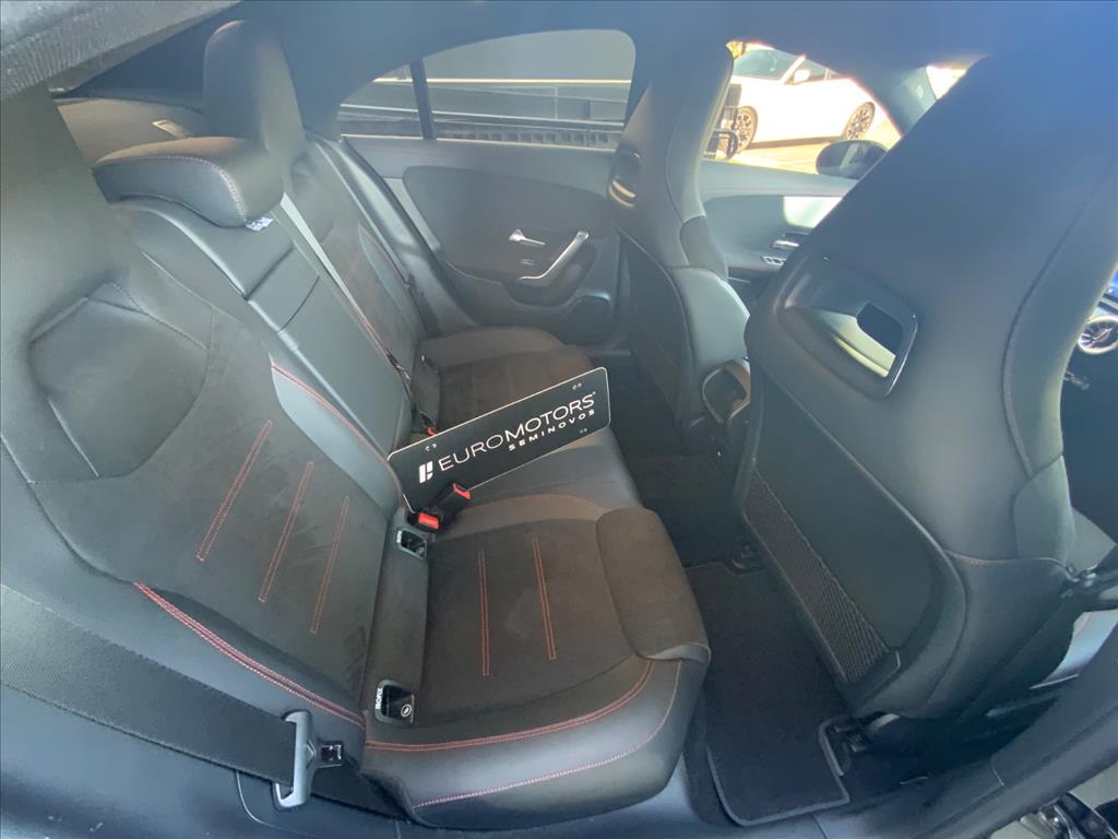 Mercedes-Benz-CLA 200-1.3 MHEV AMG LINE 7G-DCT