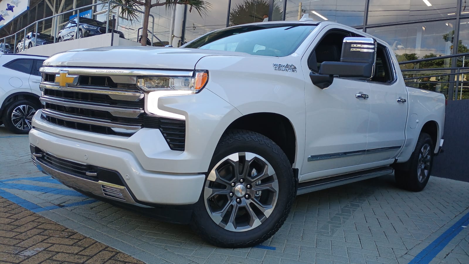 SILVERADO 5.3 V8 GASOLINA 1500 HIGH COUNTRY 4X4 AUTOMÁTICO