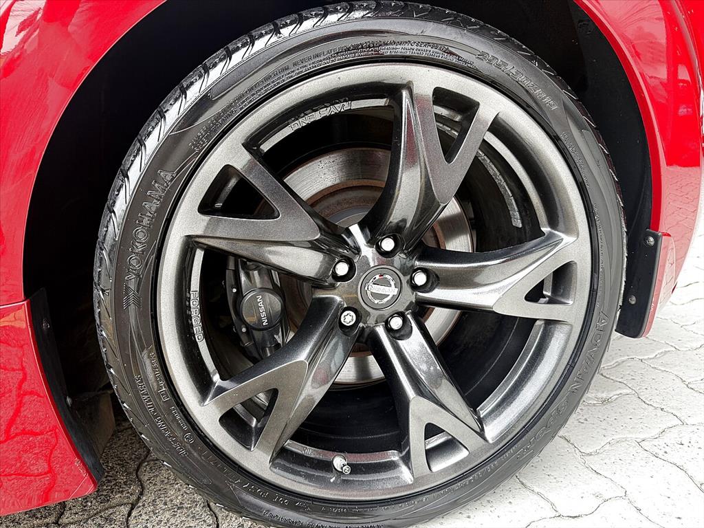 Nissan 370Z - 3.7 COUPÉ V6 24V GASOLINA 2P AUTOMÁTICO