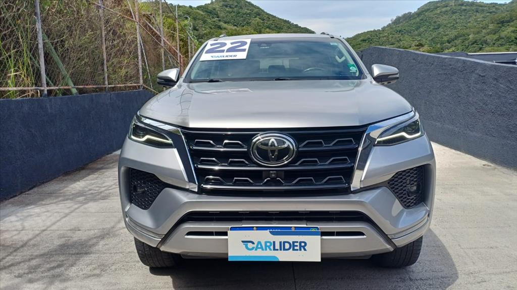 HILUX SW4 2.8 D-4D TURBO DIESEL SRX 7L 4X4 AUTOMÁTICO