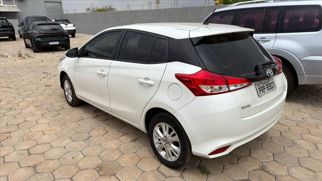 YARIS 1.3 16V FLEX XL PLUS TECH MULTIDRIVE3 YARIS 1.3 16V FLEX XL PLUS TECH MULTIDRIVE3