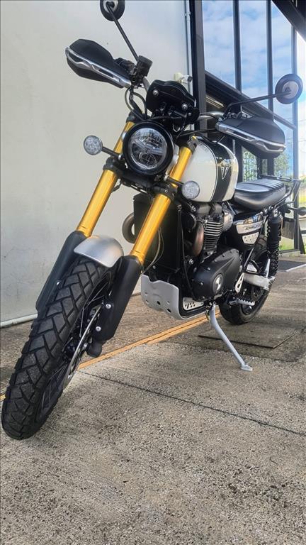 SCRAMBLER 1200 XE