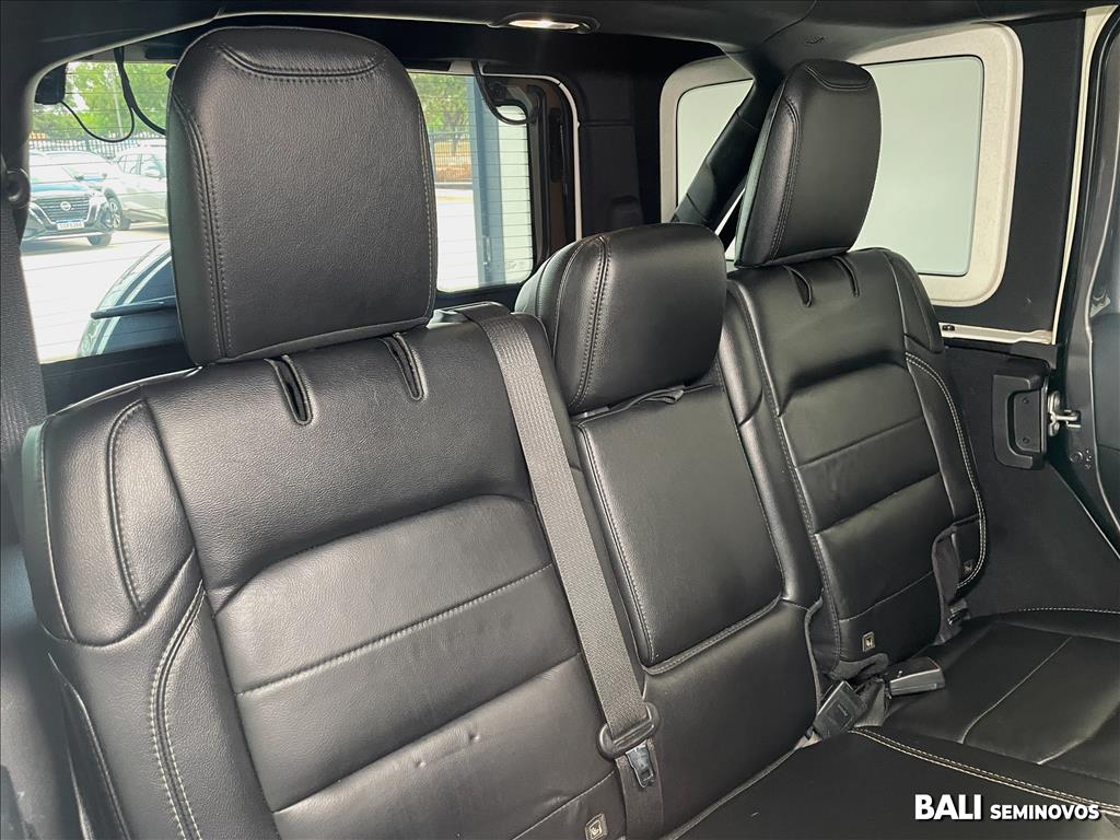 WRANGLER 2.0 TURBO GASOLINA UNLIMITED OVERLAND 4P 4X4 AT818