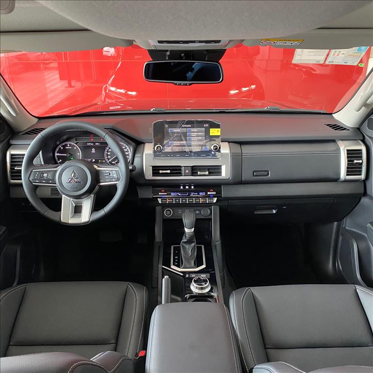 Mitsubishi-TRITON-2.4 BITURBO DIESEL CD HPE-S 4X4 AUTOMÁTICO