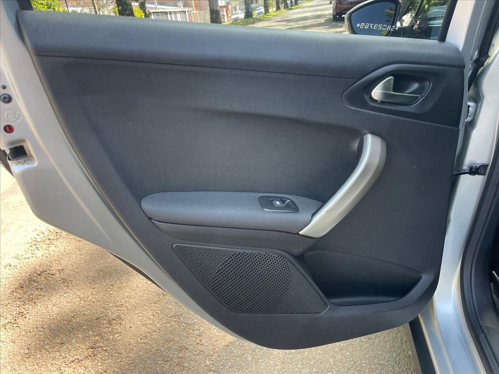 Peugeot-2008-1.6 16V FLEX ALLURE 4P AUTOMÁTICO