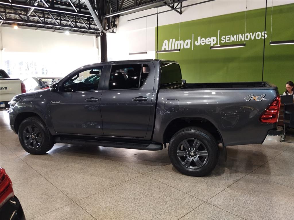 HILUX 2.8 D-4D TURBO DIESEL CD SR 4X4 AUTOMÁTICO HILUX 2.8 D-4D TURBO DIESEL CD SR 4X4 AUTOMÁTICO