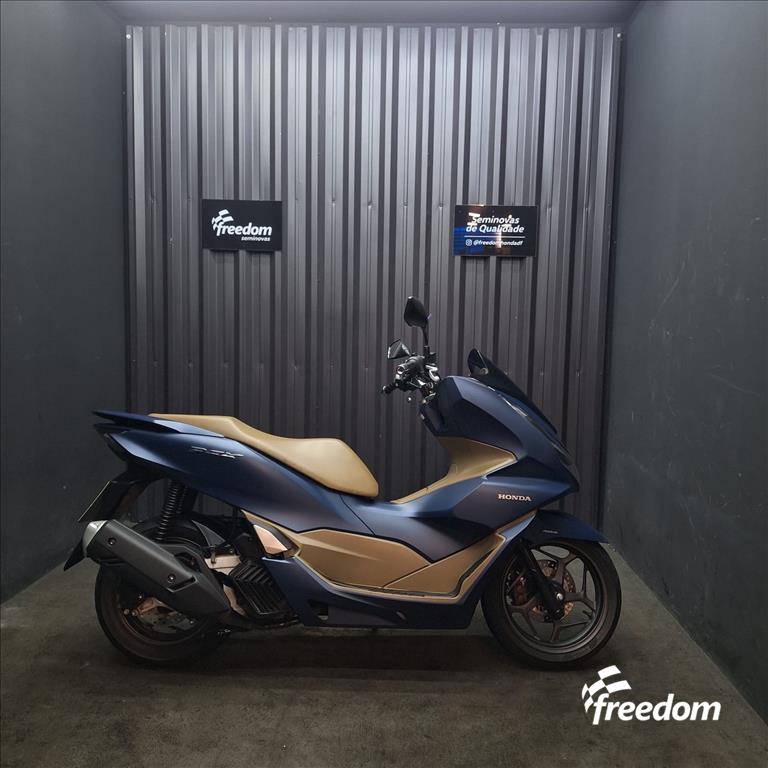 Moto HONDA do modelo PCX 160 DLX 2023/2023