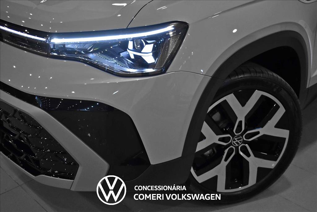 TAOS 1.4 250 TSI TOTAL FLEX HIGHLINE AUTOMÁTICO9