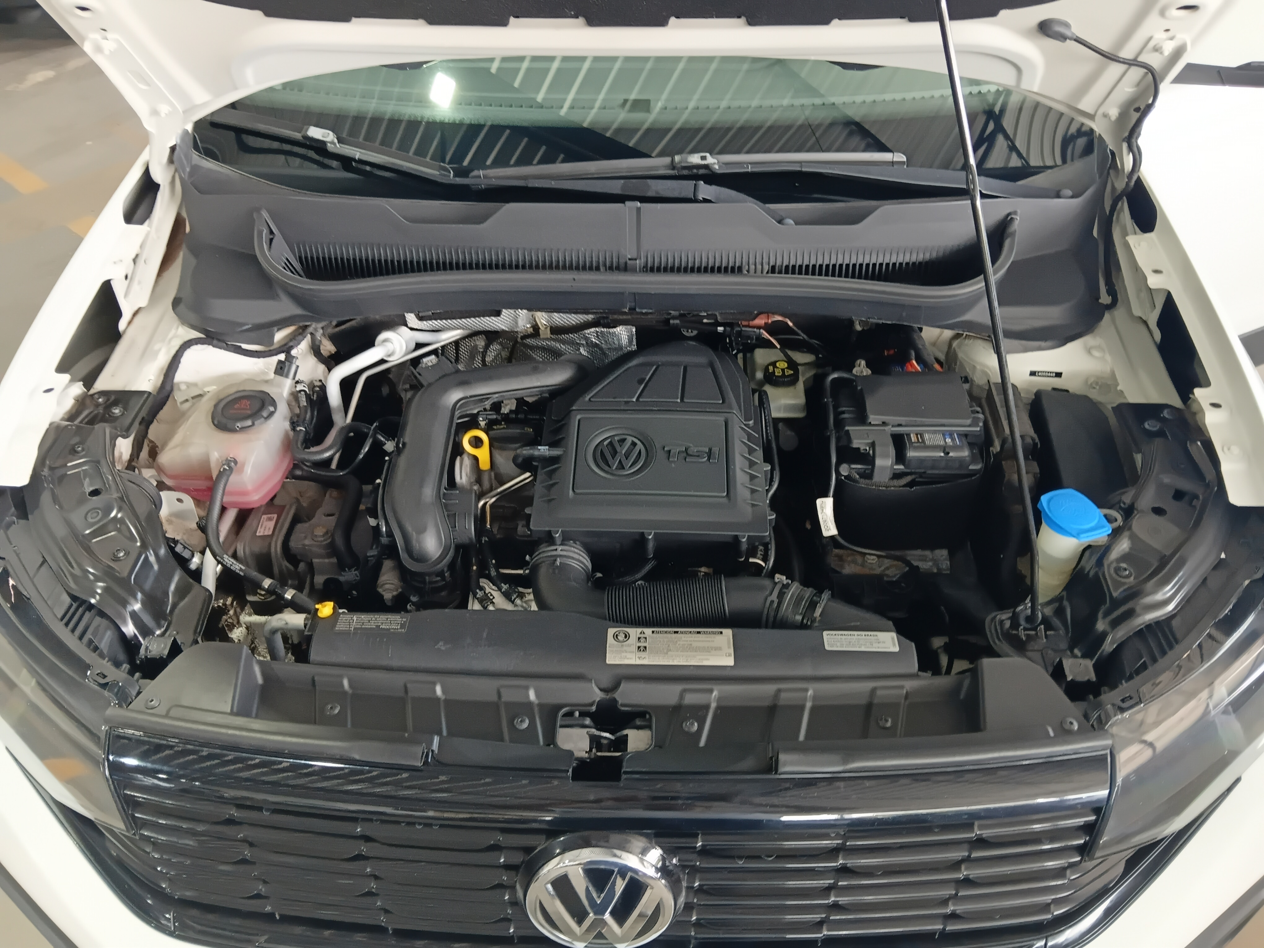 Volkswagen-T-CROSS-1.0 200 TSI TOTAL FLEX AUTOMÁTICO