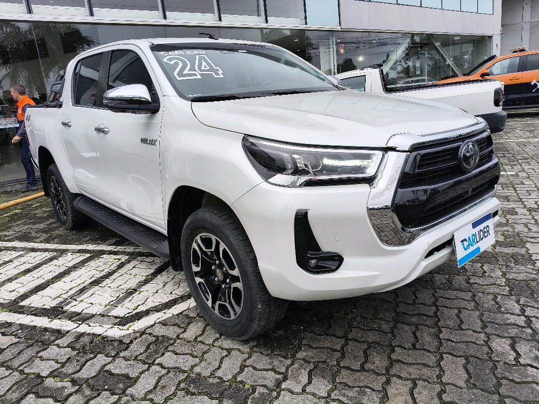 HILUX 2.8 D-4D TURBO DIESEL CD SRX 4X4 AUTOMÁTICO2
