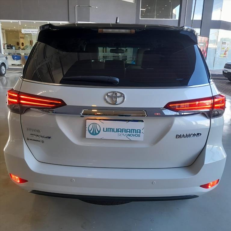 HILUX SW4 2.8 SRX DIAMOND 4X4 7 LUGARES 16V TURBO INTERCOOLER DIESEL 4P AUTOMÁTICO4