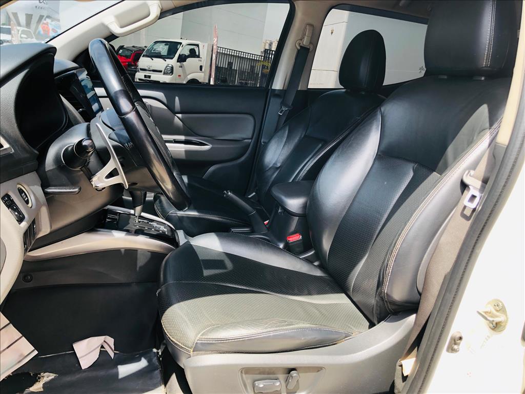 L200 TRITON 2.4 16V TURBO DIESEL SPORT HPE-S CD 4P 4X4 AUTOMÁTICO6