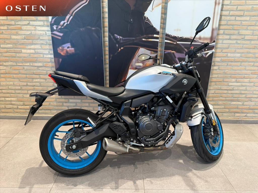 YAMAHA-MT-07-CONNECTED ABS