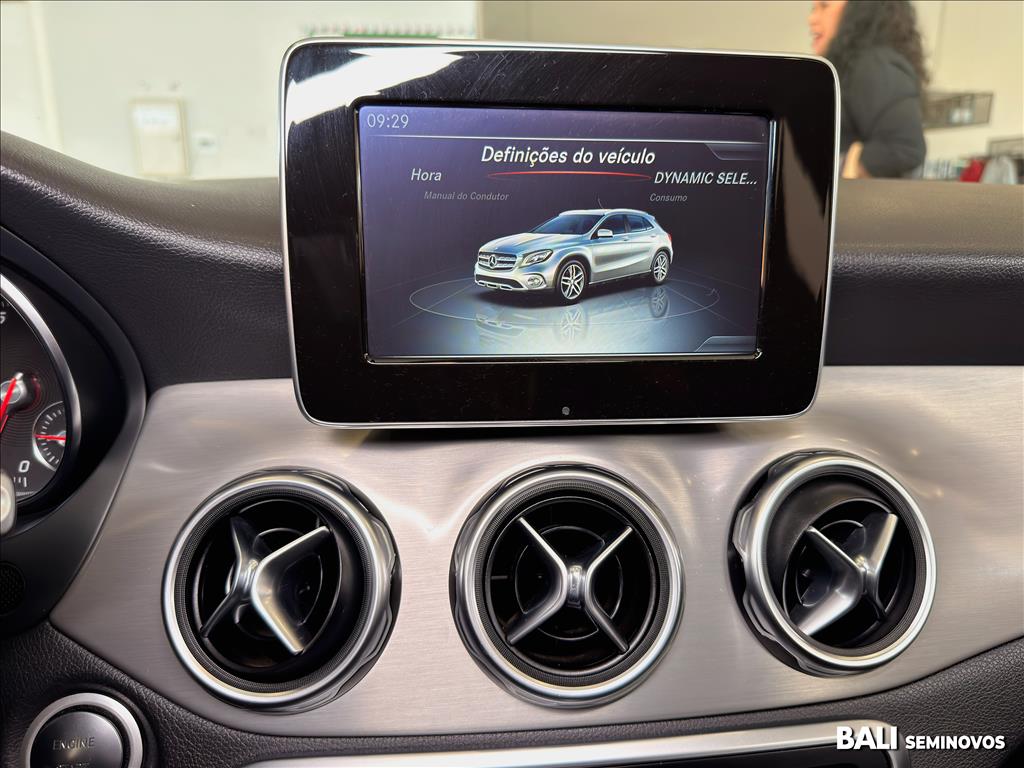 GLA 200 1.6 CGI FLEX ADVANCE 7G-DCT13