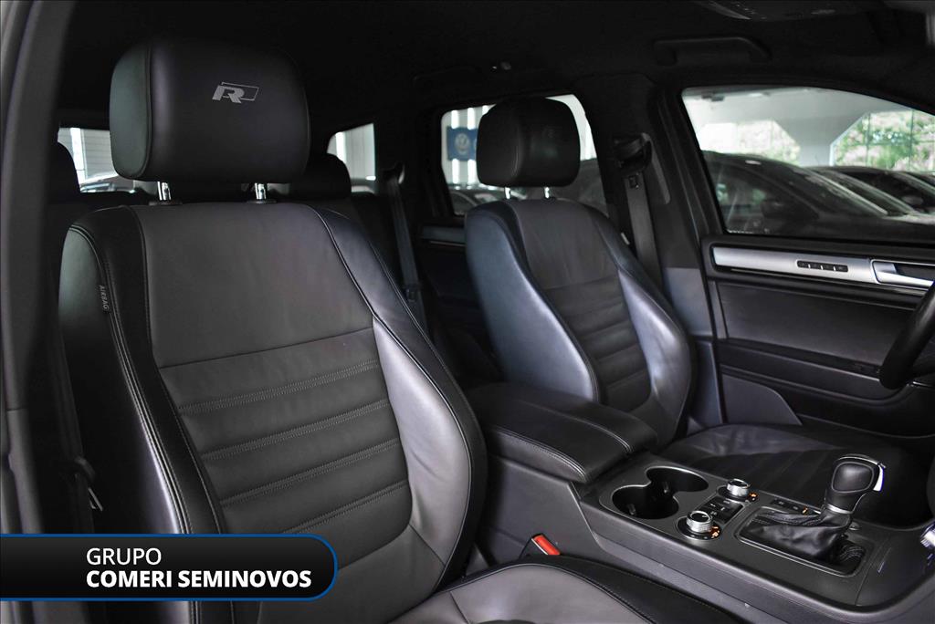 TOUAREG 4.2 R LINE V8 32V GASOLINA 4P TIPTRONIC7