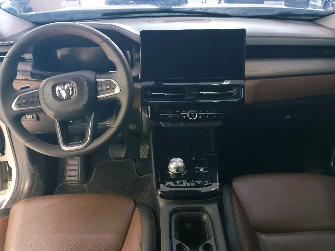 RAMPAGE 2.0 TURBO DIESEL LARAMIE 4X4 AUTOMÁTICO9