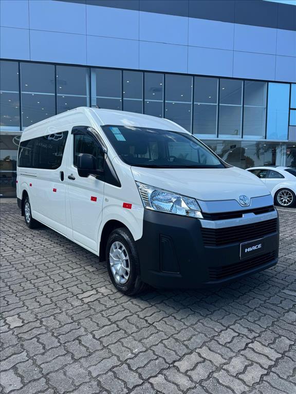 HIACE 2.8 D-4D TURBO DIESEL MINIBUS 15+1 DX AUTOMÁTICO2