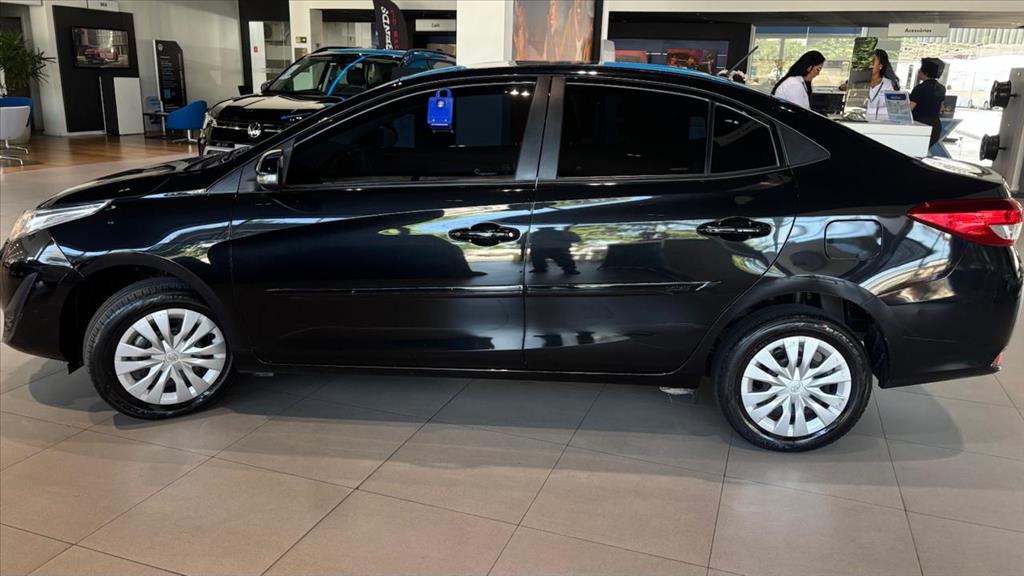 YARIS 1.5 16V FLEX SEDAN XL LIVE MULTIDRIVE7