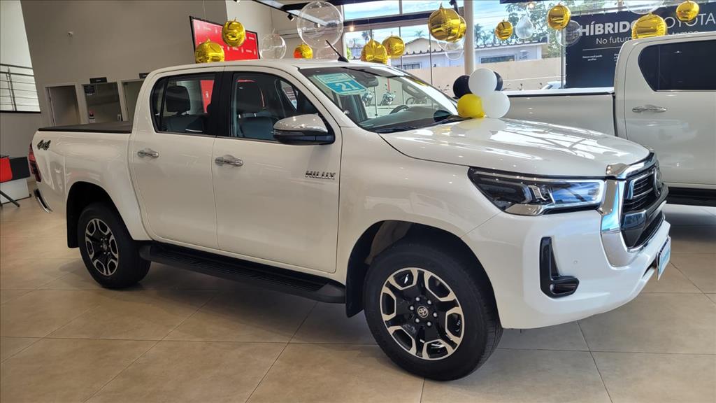 HILUX 2.8 D-4D TURBO DIESEL CD SRX 4X4 AUTOMÁTICO5